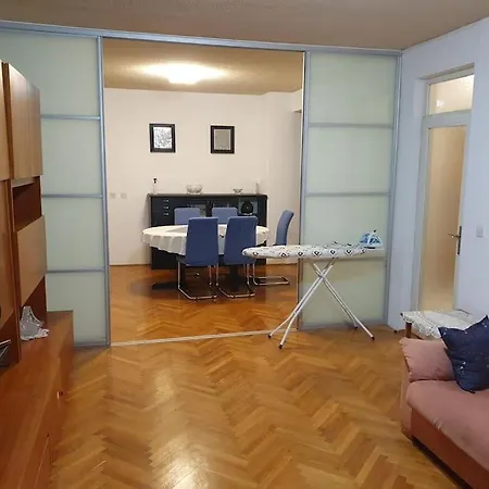 Apartman Poljud Apartamento *