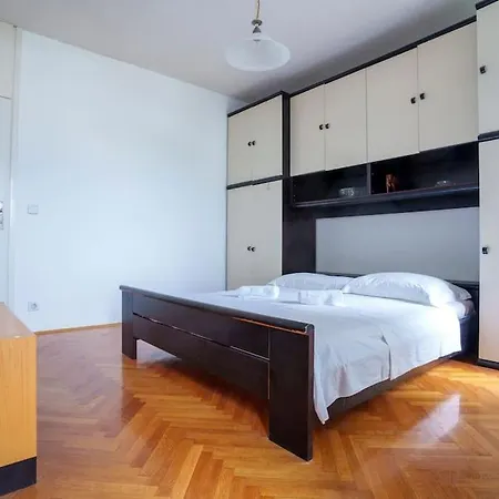 Apartment Apartman Poljud *